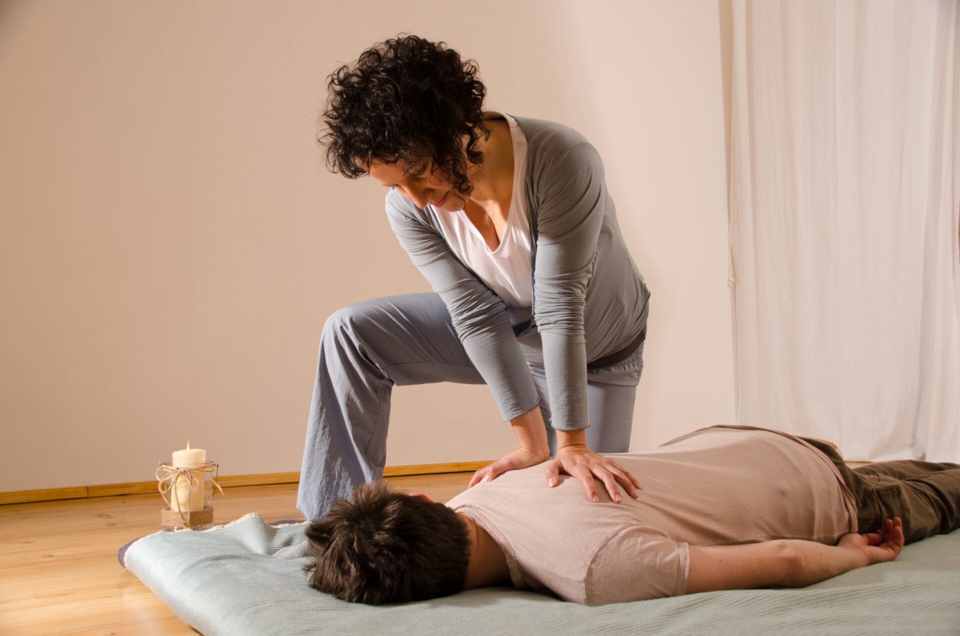 Shiatsu Rückenbehandlung bei Bandscheibenvorfall
